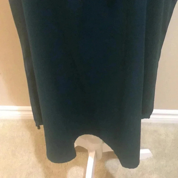 Timeson Dark Green Sleeveless Blouse with Gold Zipper Front Round Hem-L - Picture 7 of 8